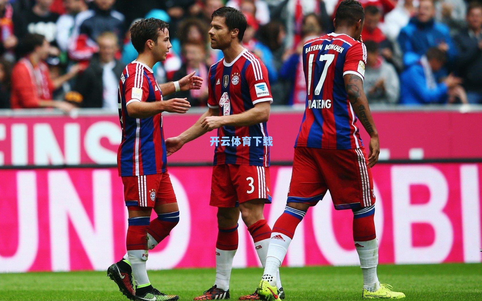 阿隆索展望皇马右路布局,人才济济选择多样,强调进攻体系需全员协作