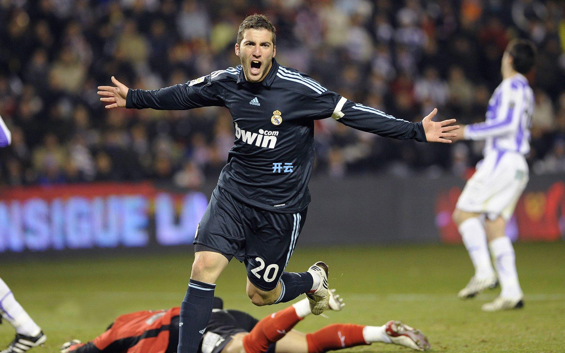 马斯切拉诺赛前宣言，全队无惧挑战，盛赞苏亚雷斯为必须尊重的传奇