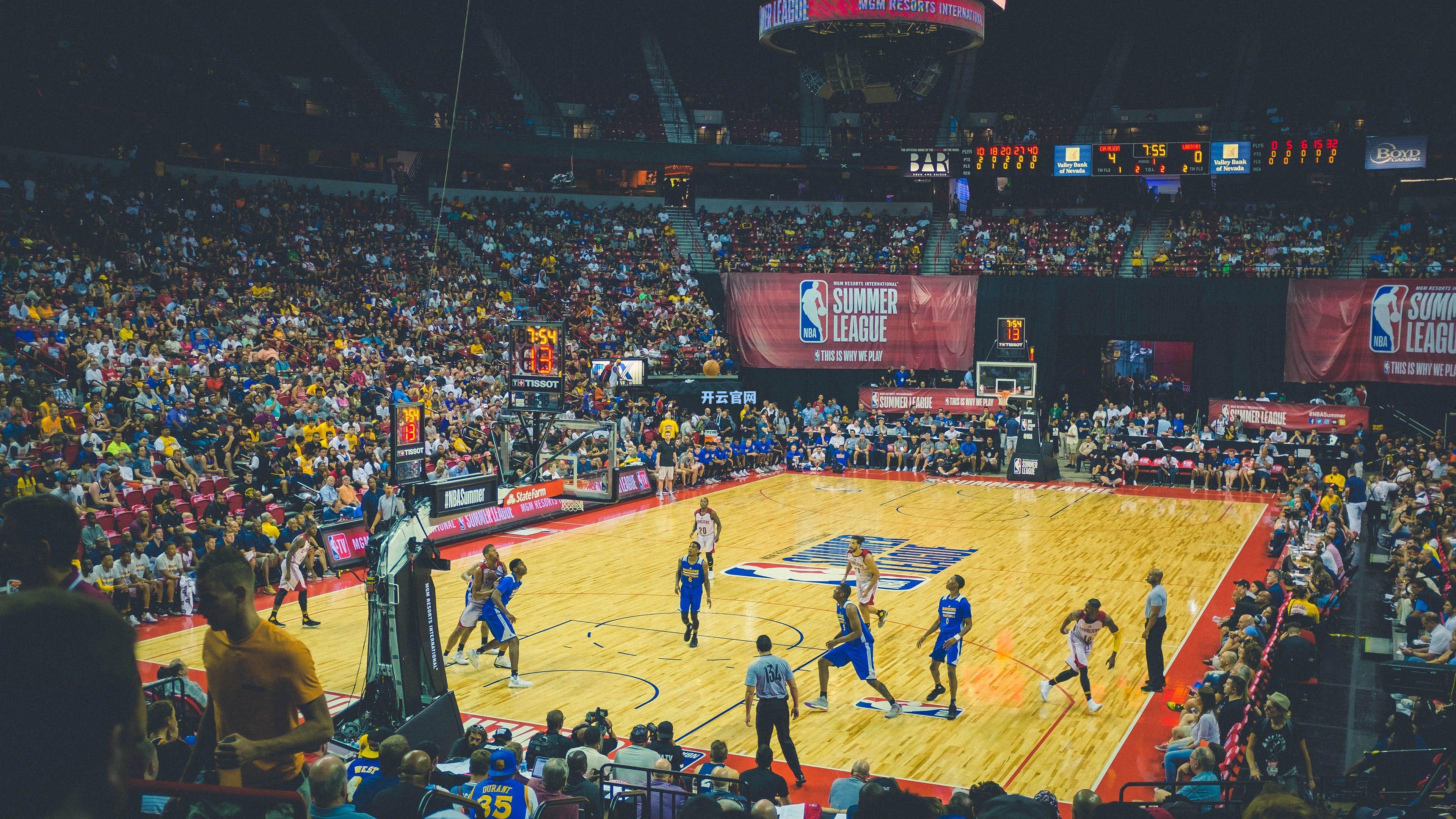 西甲保级压力陡增,西班牙人俱乐部宣布主帅莫雷诺下课,战绩滑坡成关键转折